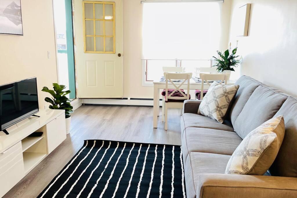 Unit #303 Mountain View 1Br In Canmore Downtown Eksteriør bilde